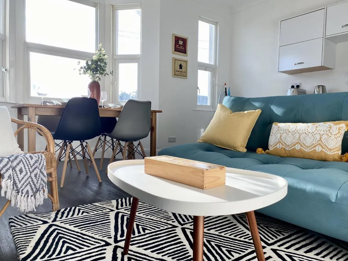 27 Ronald Hill Grove, Leigh-On-Sea contacts
